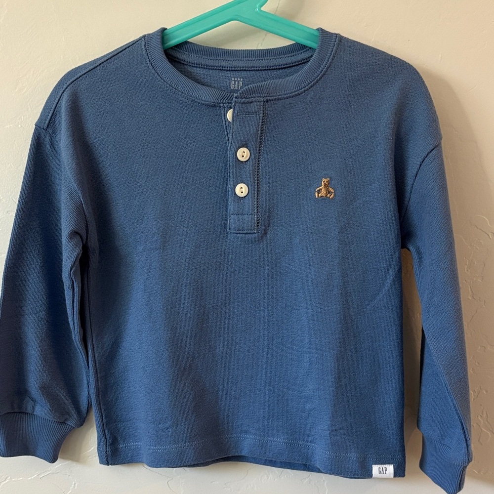 NWOT GAP Kids Navy Long Sleeve Tee with Bear Patch